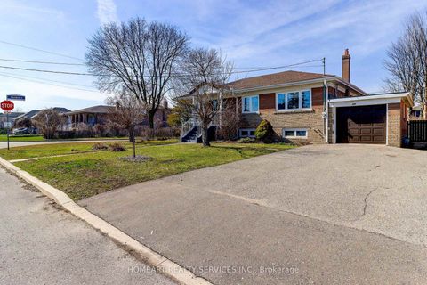 Photo 25 at 280 Waterloo Avenue, Bathurst Manor, Toronto
