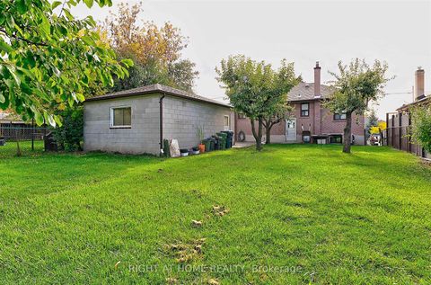 Photo 11 at 34 William Cragg Drive, CFB, Toronto
