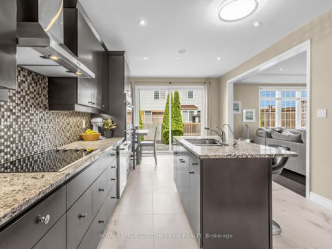 Photo 9 at 78 Bulmer Crescent, Woodland Hill, Newmarket