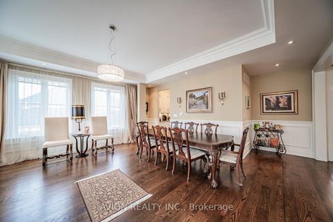 Photo 3 at 136 Homewood Avenue, Newtonbrook West, Toronto