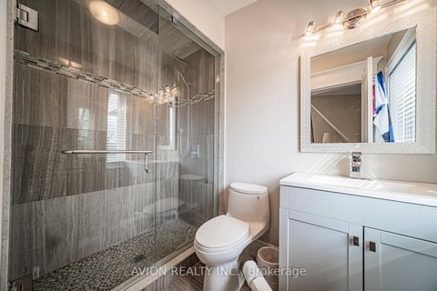 Photo 25 at 136 Homewood Avenue, Newtonbrook West, Toronto