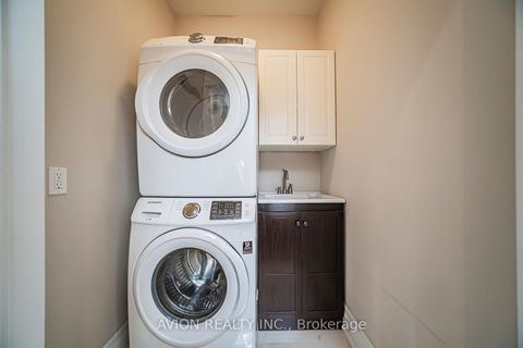 Photo 26 at 136 Homewood Avenue, Newtonbrook West, Toronto