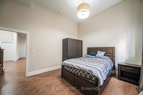 Photo 34 at 136 Homewood Avenue, Newtonbrook West, Toronto