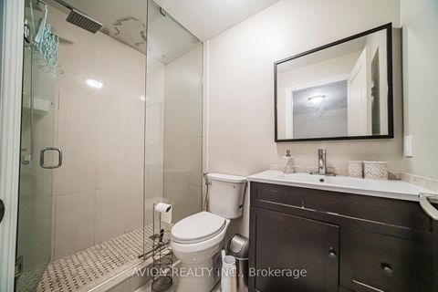 Photo 37 at 136 Homewood Avenue, Newtonbrook West, Toronto