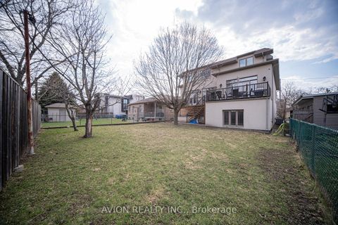 Photo 39 at 136 Homewood Avenue, Newtonbrook West, Toronto