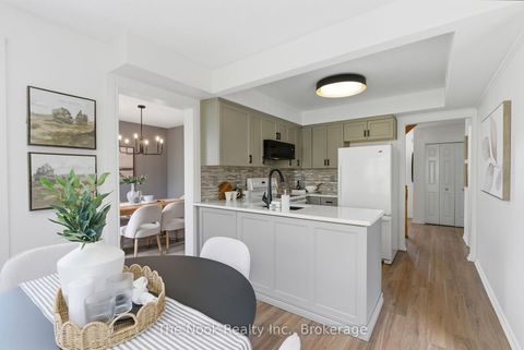 Photo 9 at 865 Lochness Crescent, McLaughlin, Oshawa