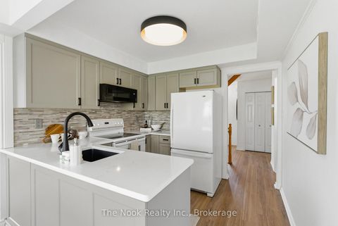 Photo 11 at 865 Lochness Crescent, McLaughlin, Oshawa