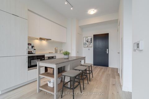 Photo 3 at 1004 - 158 Front Street E, Moss Park, Toronto