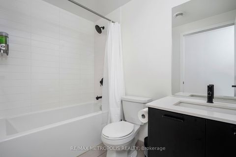 Photo 13 at 407 - 2300 St Clair Avenue W, Junction Area, Toronto