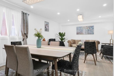 Photo 11 at 46 Venice Crescent, Beverley Glen, Vaughan