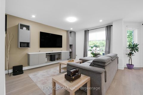 Photo 12 at 46 Venice Crescent, Beverley Glen, Vaughan