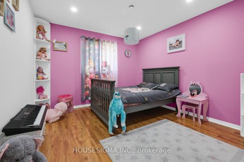 Photo 25 at 46 Venice Crescent, Beverley Glen, Vaughan