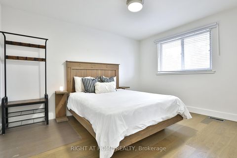Photo 20 at 34 Scarcliff Gardens, Guildwood, Toronto