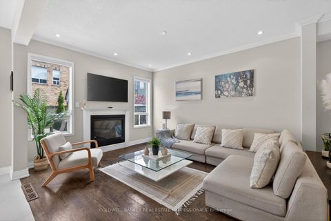 Photo 5 at 29 Bentwood Crescent, Patterson, Vaughan