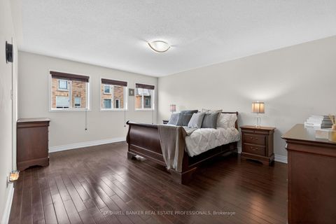 Photo 11 at 29 Bentwood Crescent, Patterson, Vaughan