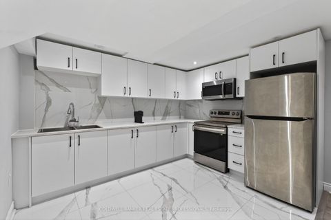 Photo 21 at 29 Bentwood Crescent, Patterson, Vaughan