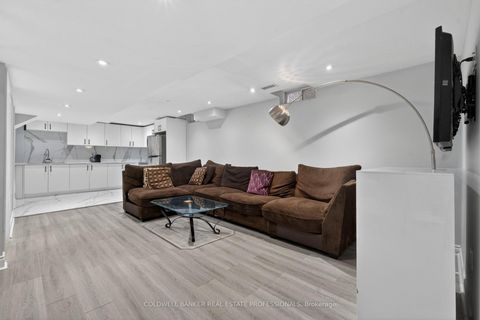 Photo 23 at 29 Bentwood Crescent, Patterson, Vaughan