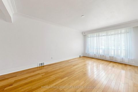 Photo 4 at 34 Lingarde Drive, Maryvale, Toronto