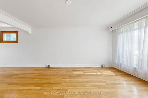 Photo 6 at 34 Lingarde Drive, Maryvale, Toronto