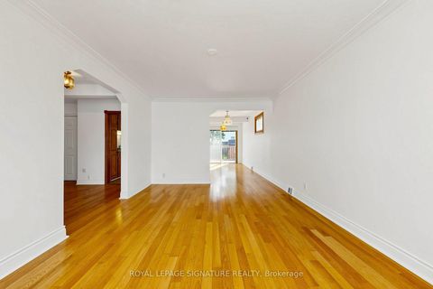 Photo 7 at 34 Lingarde Drive, Maryvale, Toronto