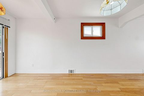 Photo 9 at 34 Lingarde Drive, Maryvale, Toronto