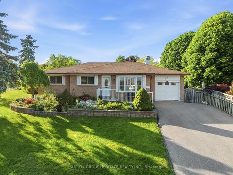 Photo 3 at 23 Jacwin Drive, Central West, Ajax