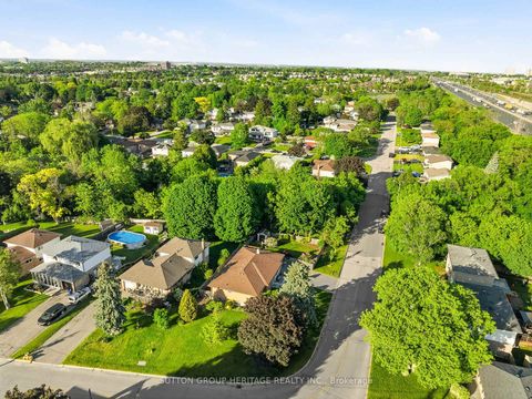 Photo 6 at 23 Jacwin Drive, Central West, Ajax