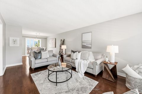 Photo 14 at 23 Jacwin Drive, Central West, Ajax
