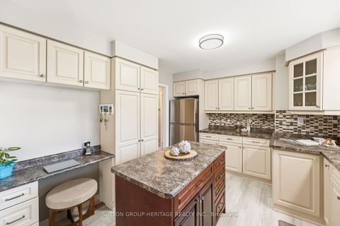 Photo 18 at 23 Jacwin Drive, Central West, Ajax