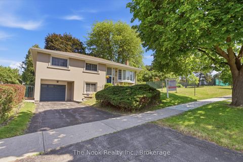 Photo 2 at 47 Cresthaven Drive, Hillcrest Village, Toronto