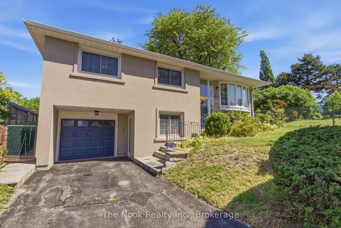 Photo 3 at 47 Cresthaven Drive, Hillcrest Village, Toronto