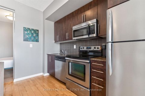 Photo 9 at 4607 - 65 Bremner Boulevard, Waterfront Communities C1, Toronto