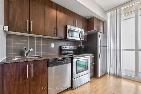 Photo 10 at 4607 - 65 Bremner Boulevard, Waterfront Communities C1, Toronto
