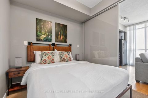 Photo 12 at 4607 - 65 Bremner Boulevard, Waterfront Communities C1, Toronto