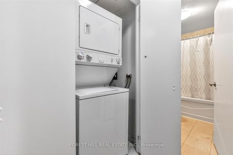 Photo 15 at 4607 - 65 Bremner Boulevard, Waterfront Communities C1, Toronto