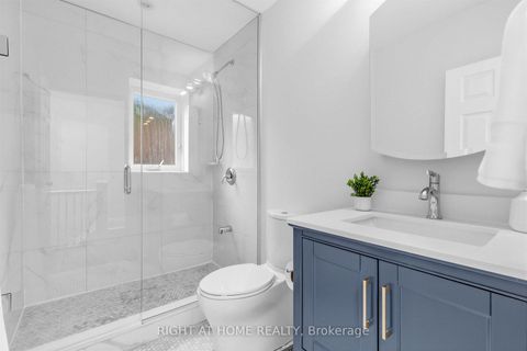 Photo 20 at 1022 Mount Pleasant Road, Mount Pleasant East, Toronto
