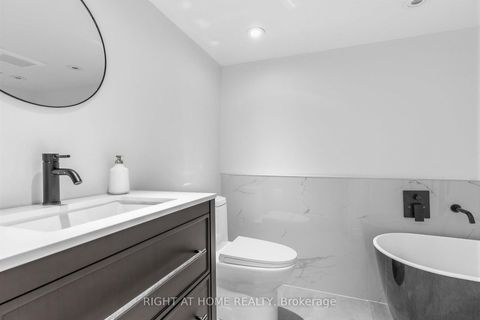 Photo 25 at 1022 Mount Pleasant Road, Mount Pleasant East, Toronto