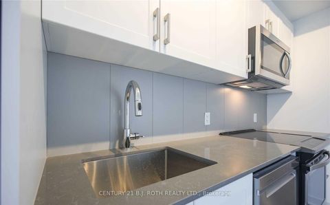 Photo 4 at 201 - 681 Yonge Street N, Painswick South, Barrie