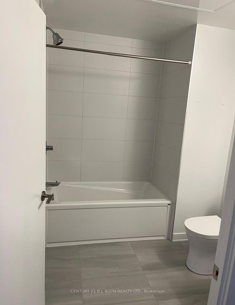 Photo 7 at 201 - 681 Yonge Street N, Painswick South, Barrie