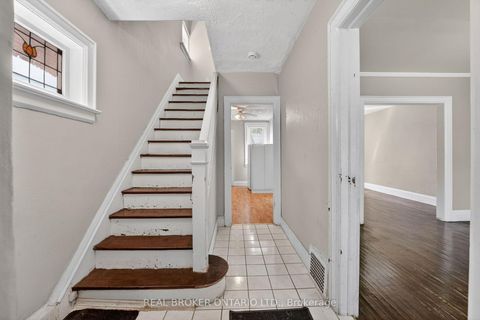 Photo 4 at 271 Manor Road E, Mount Pleasant East, Toronto