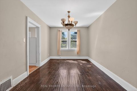 Photo 9 at 271 Manor Road E, Mount Pleasant East, Toronto