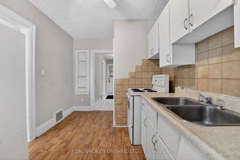 Photo 15 at 271 Manor Road E, Mount Pleasant East, Toronto