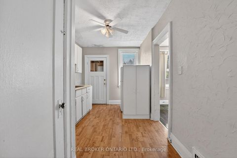 Photo 17 at 271 Manor Road E, Mount Pleasant East, Toronto