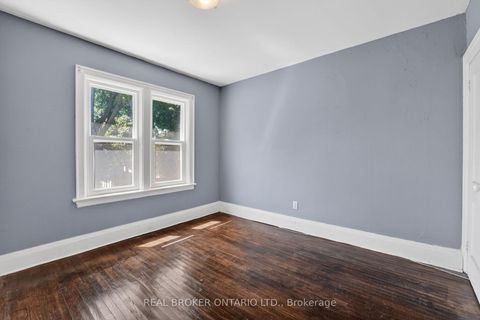 Photo 23 at 271 Manor Road E, Mount Pleasant East, Toronto