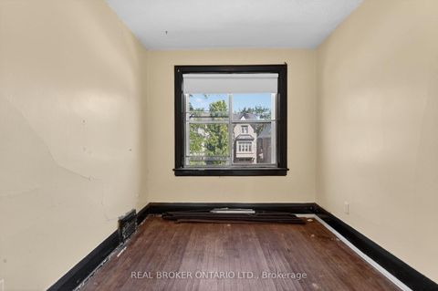 Photo 25 at 271 Manor Road E, Mount Pleasant East, Toronto