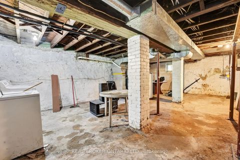 Photo 35 at 271 Manor Road E, Mount Pleasant East, Toronto