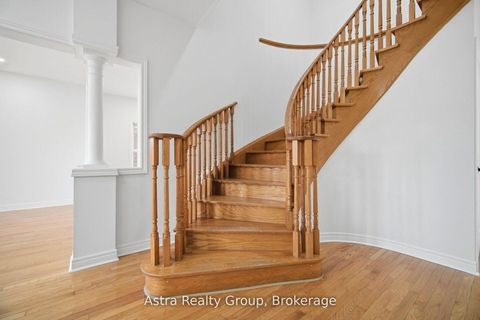 Photo 5 at 3 Imperial Crown Lane, Shore, Barrie