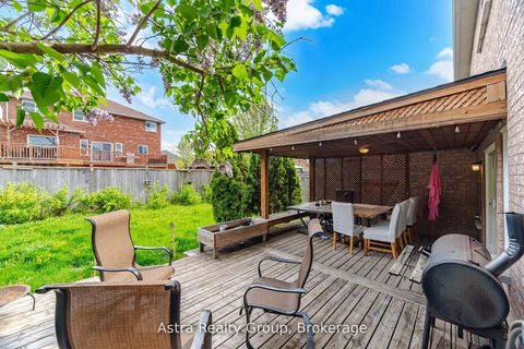 Photo 14 at 3 Imperial Crown Lane, Shore, Barrie