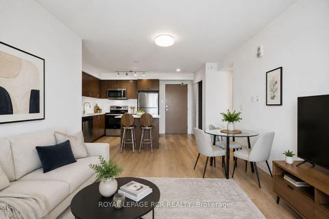 Photo 10 at 808 - 58 Lakeside Terrace, Little Lake, Barrie