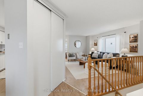 Photo 4 at 1139 Ridgemount Boulevard, Pinecrest, Oshawa